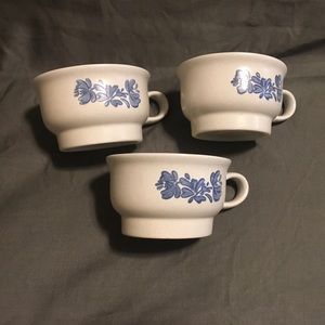 Vtg Pfaltzgraff ‘Yorktowne’ Stoneware Coffee Mugs